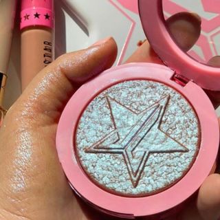 セフォラ(Sephora)のJeffreeStar Cosmetics SupremeFrost(フェイスカラー)