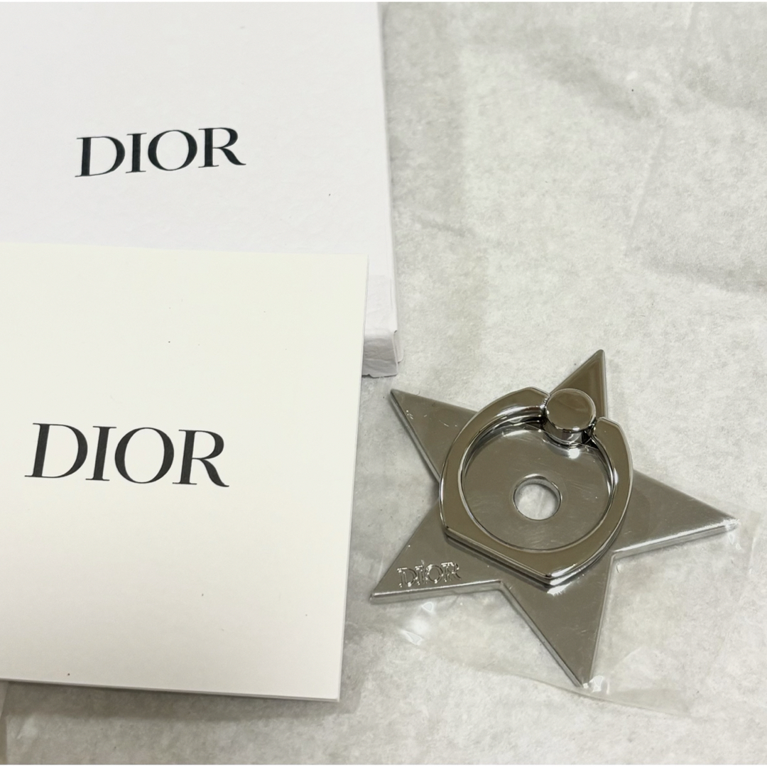 Christian Dior(クリスチャンディオール)の【新品未使用】DIOR  スマートフォンリング スマホ/家電/カメラのスマホアクセサリー(ストラップ/イヤホンジャック)の商品写真