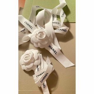 CHANEL - ➀シャネル CHANEL カメリア2個+ラッピングリボン🎀2本 CHANEL - ➀シャネル CHANEL カメリア2個+ラッピングリボン🎀2本