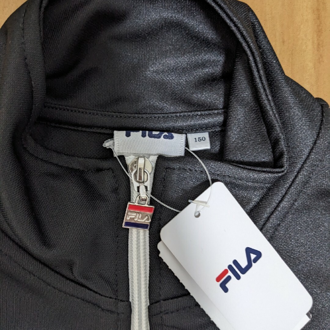 FILA(フィラ)の値下げ！タグ付き！FILA 150 ジャージパーカー キッズ/ベビー/マタニティのキッズ服男の子用(90cm~)(ジャケット/上着)の商品写真