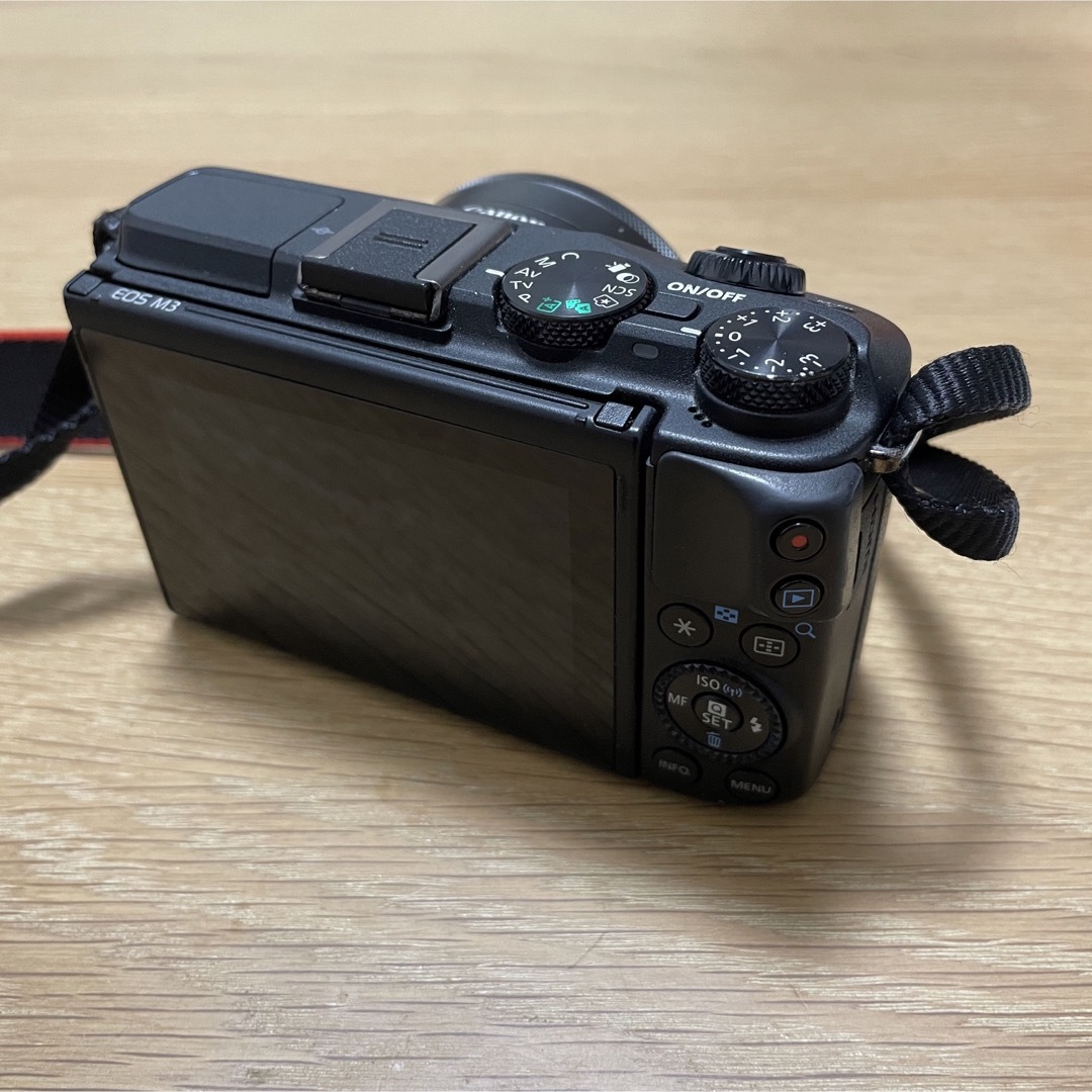 Canon(キヤノン)の『美品』Canon EOS M3 Wレンズキット2 BK 箱あり　ミラーレス スマホ/家電/カメラのカメラ(ミラーレス一眼)の商品写真