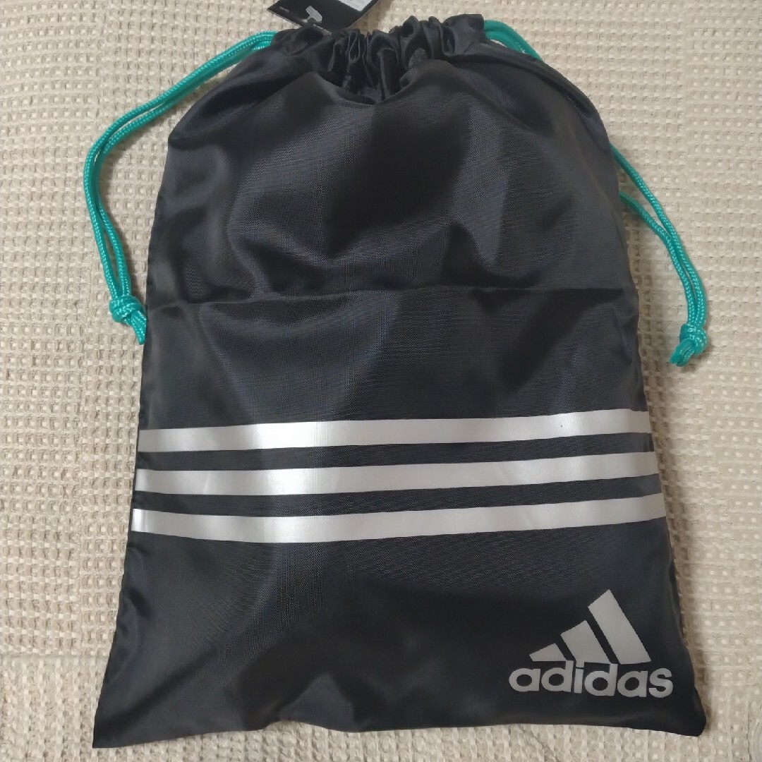 adidas(アディダス)のアディダス　シューズケース　シューズサック キッズ/ベビー/マタニティのこども用バッグ(シューズバッグ)の商品写真