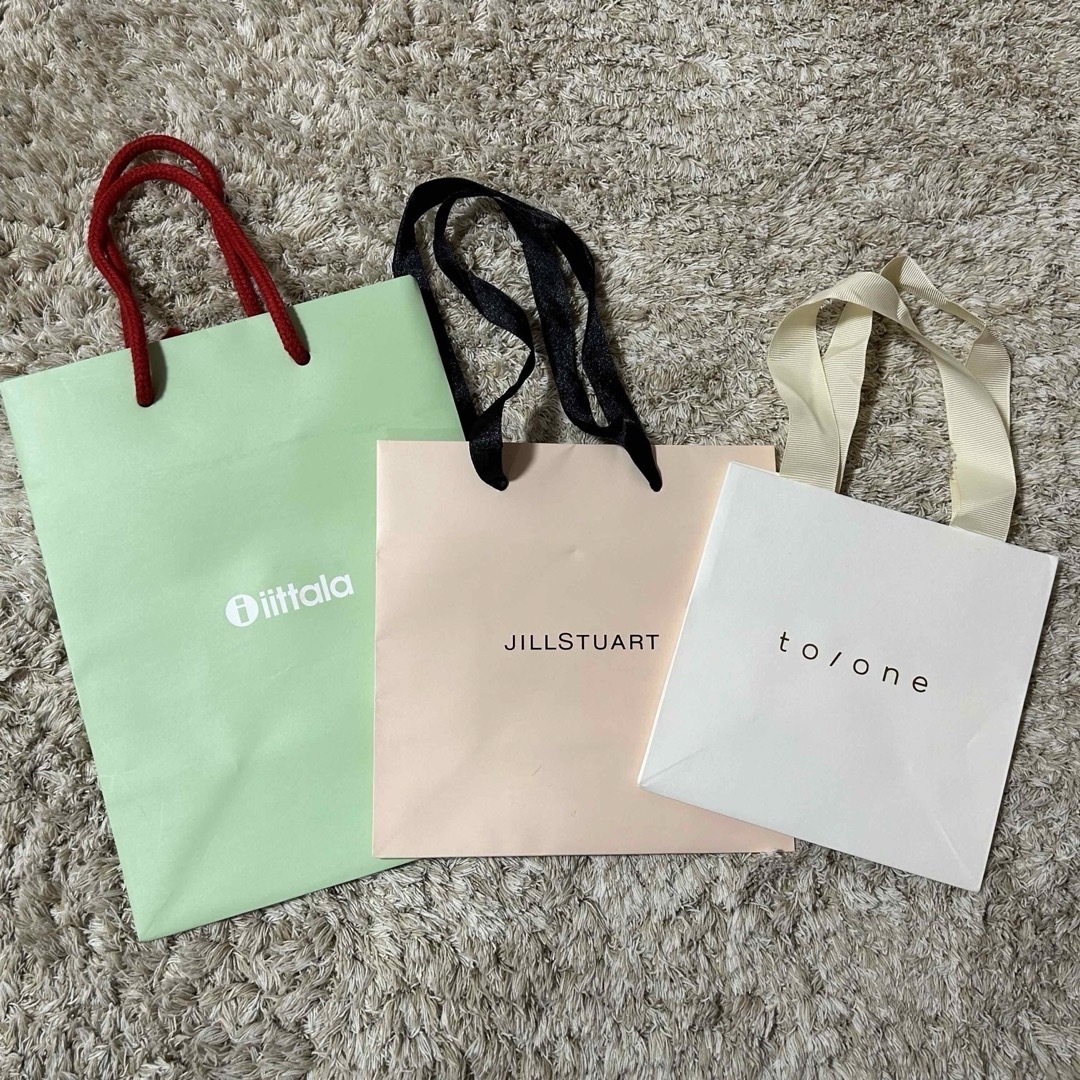 JILLSTUART(ジルスチュアート)の紙袋　ショップ袋 レディースのバッグ(ショップ袋)の商品写真