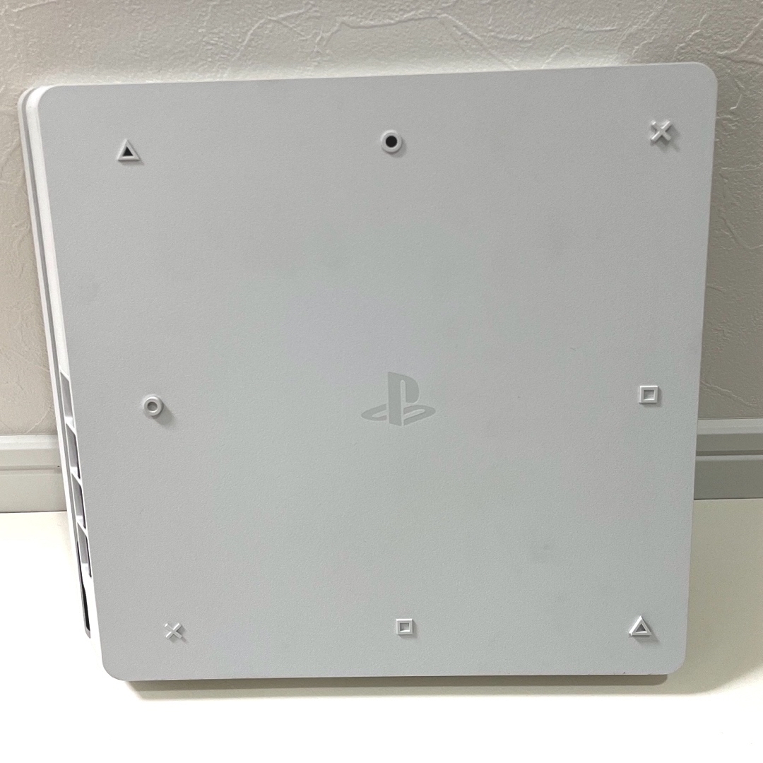 PlayStation4(プレイステーション4)のPS4 ホワイト 500GB CUH-2100AB02 プレイステーション4 エンタメ/ホビーのゲームソフト/ゲーム機本体(家庭用ゲーム機本体)の商品写真
