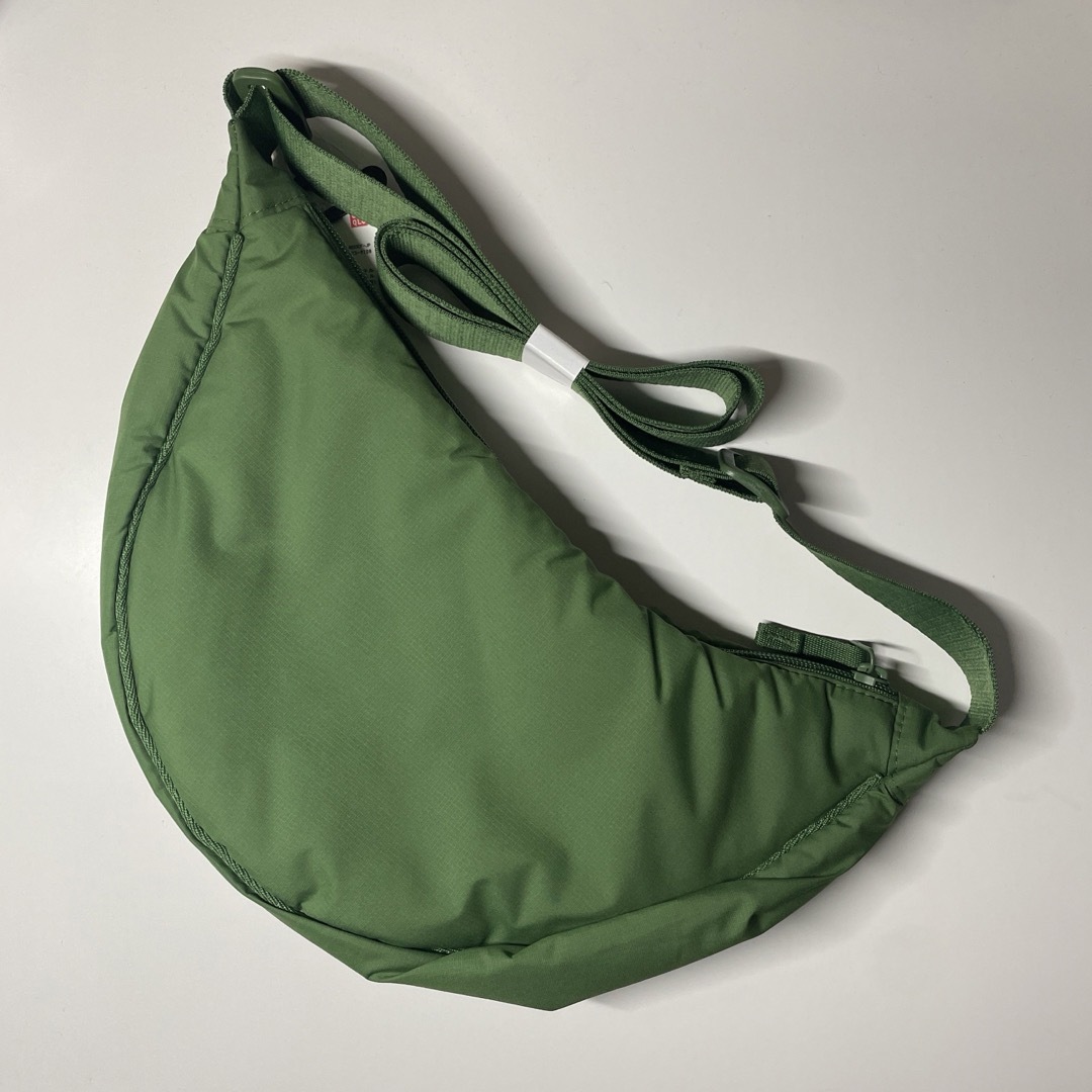 UNIQLO(ユニクロ)のユニクロ ユニセックス ラウンドミニショルダーバッグ レディースのバッグ(ショルダーバッグ)の商品写真