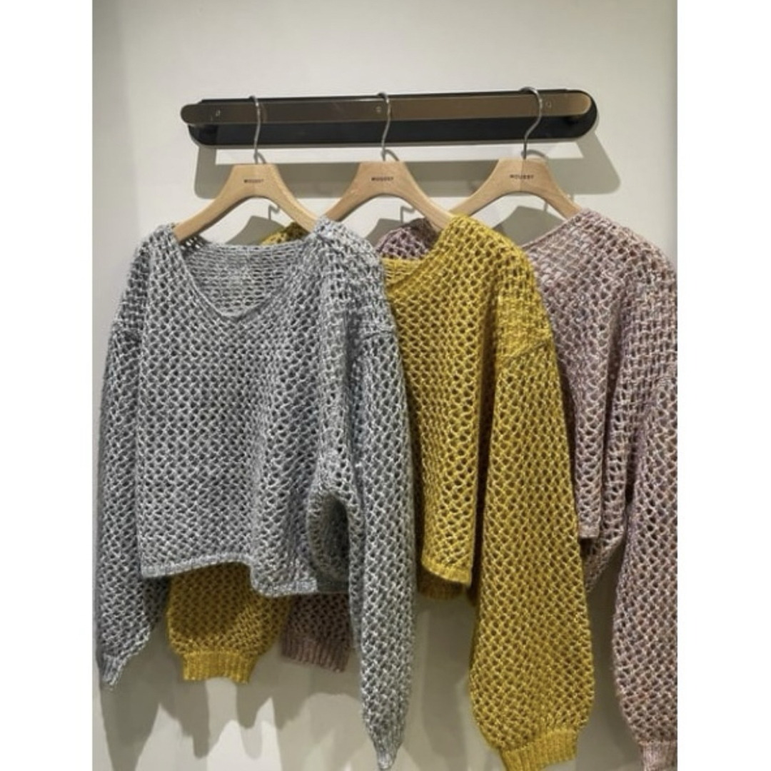 moussy(マウジー)のmoussy LUREX MESH ニット　シルバー　ラメ入り レディースのトップス(ニット/セーター)の商品写真