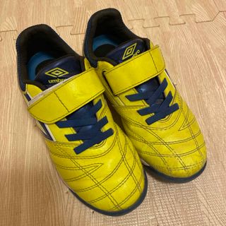 アンブロ(UMBRO)のUMBRO トレーニングシューズ ジュニア (シューズ)