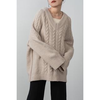 ラウジー(lawgy)のlawgy ラウジー　 v neck cable loose knit ベージュ(ニット/セーター)