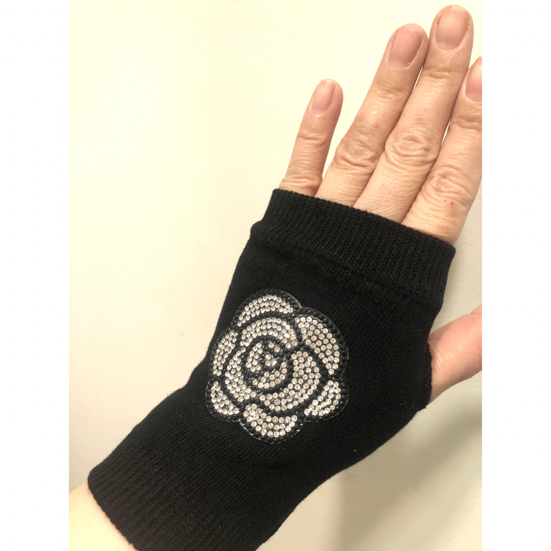 新品  指なし手袋アームカバー アームウォーマースマイルグレー レディースのファッション小物(手袋)の商品写真