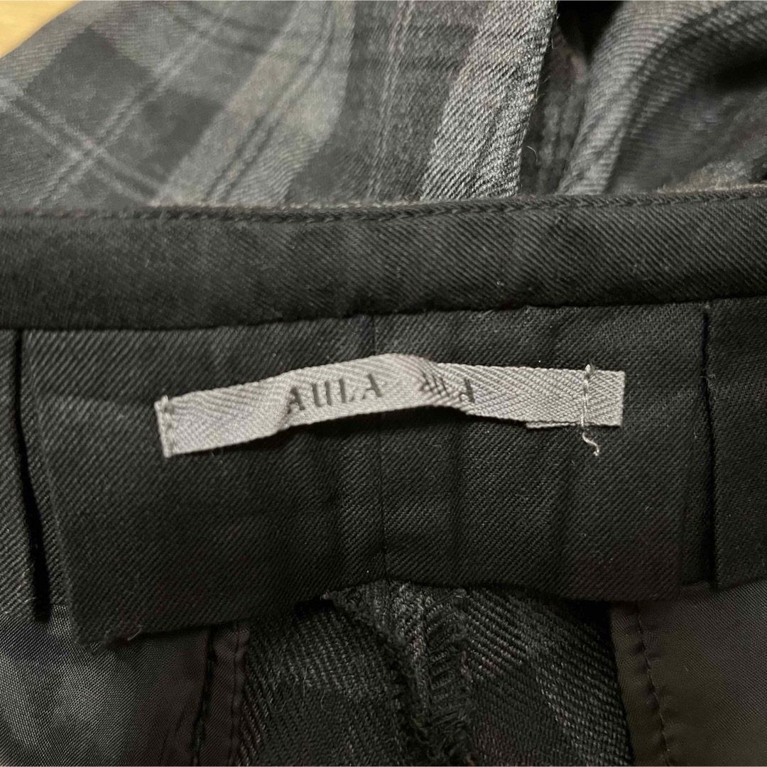 AULA AILA(アウラアイラ)のアウラアイラ　チェック柄　クロップド丈パンツ　ロールアップ　前タック入り レディースのパンツ(クロップドパンツ)の商品写真