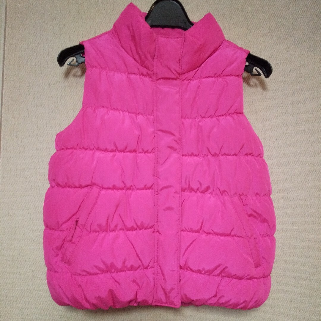 GAP Kids(ギャップキッズ)のGAPベストsize140 キッズ/ベビー/マタニティのキッズ服女の子用(90cm~)(ジャケット/上着)の商品写真