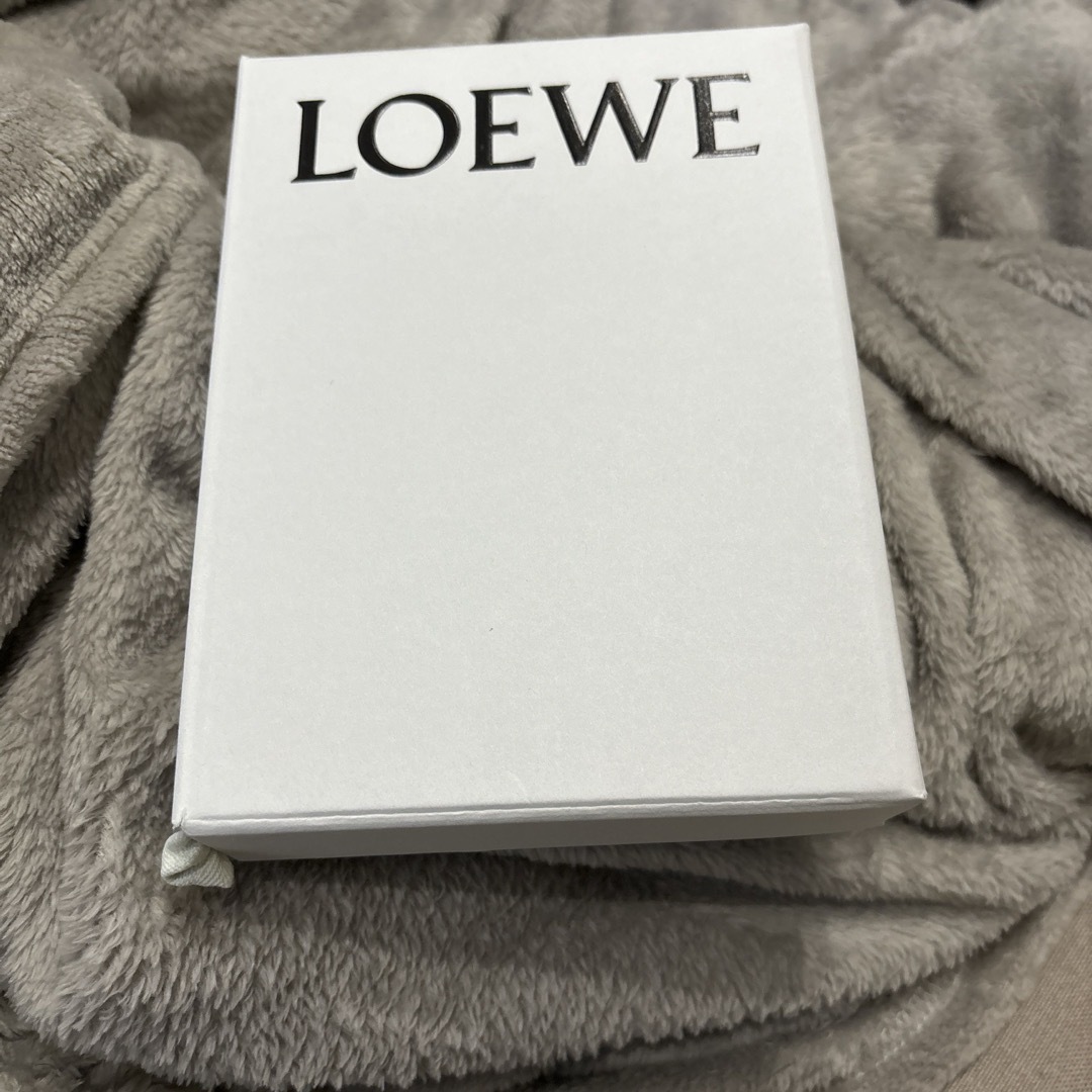 LOEWE(ロエベ)のLOEWE 三つ折り財布 レディースのファッション小物(財布)の商品写真