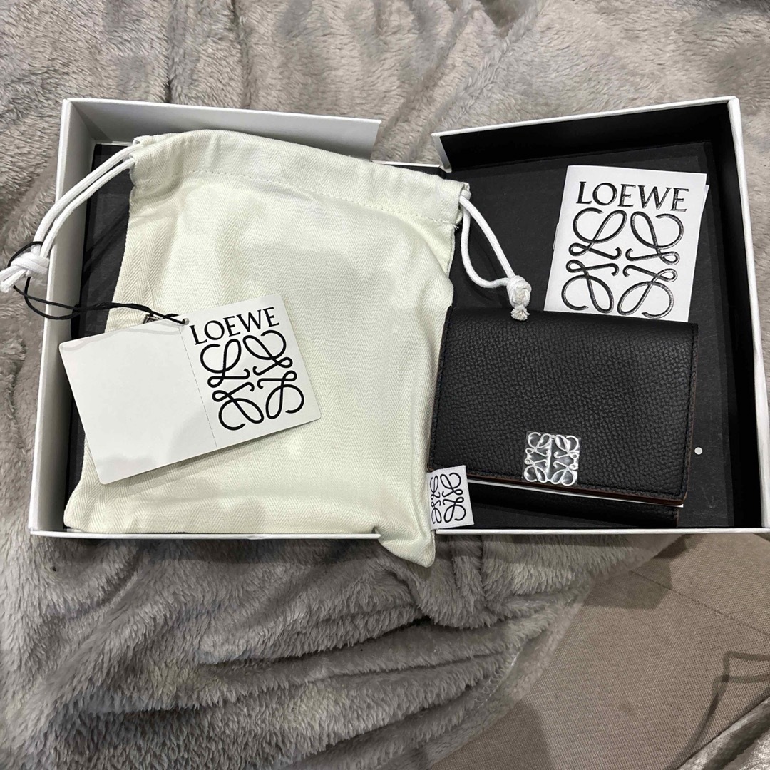 LOEWE(ロエベ)のLOEWE 三つ折り財布 レディースのファッション小物(財布)の商品写真