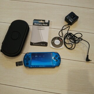 プレイステーションポータブル(PlayStation Portable)の超美品⭐️psp3000本体⭐️青。新品バッテリー、充電器、ケース、メモリ付き(携帯用ゲーム機本体)