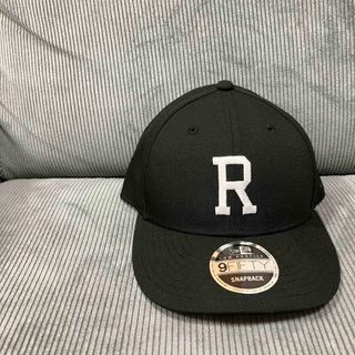 ロンハーマン(Ron Herman)の込★RHC×New Era 9FIFTY”R”限定キャップ黒(キャップ)