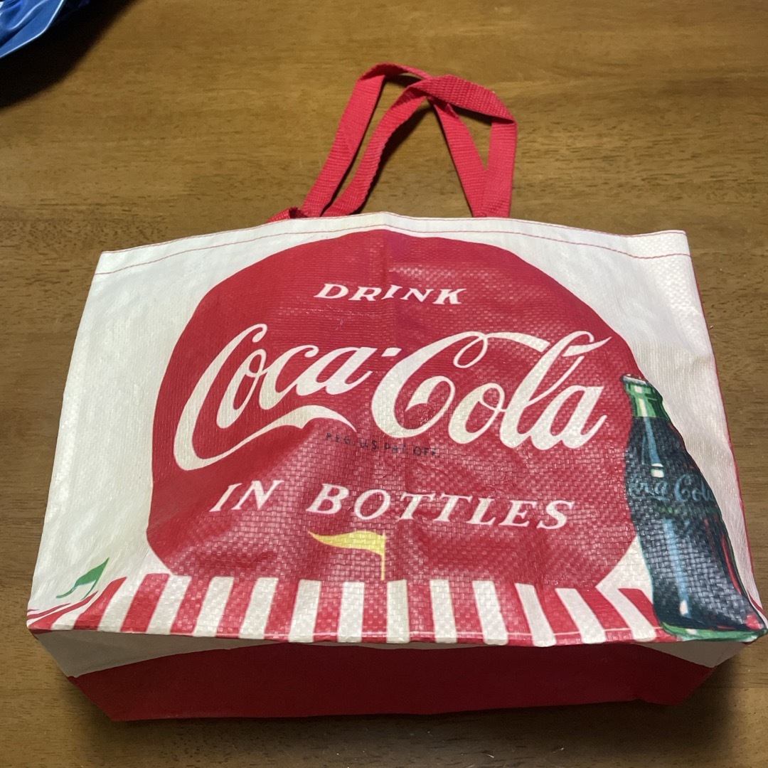 コカ・コーラ(コカコーラ)のCoca-CoIa verfsrist Utbesコカコーラトートバック レディースのバッグ(トートバッグ)の商品写真