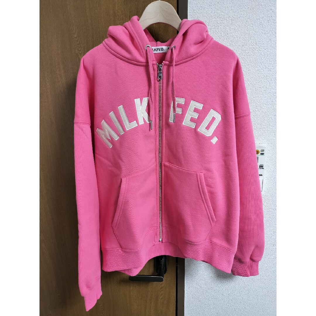 MILKFED.(ミルクフェド)の【新品】MILKFED.　ミルクフェド　パーカー　ピンク　Mサイズ レディースのトップス(パーカー)の商品写真