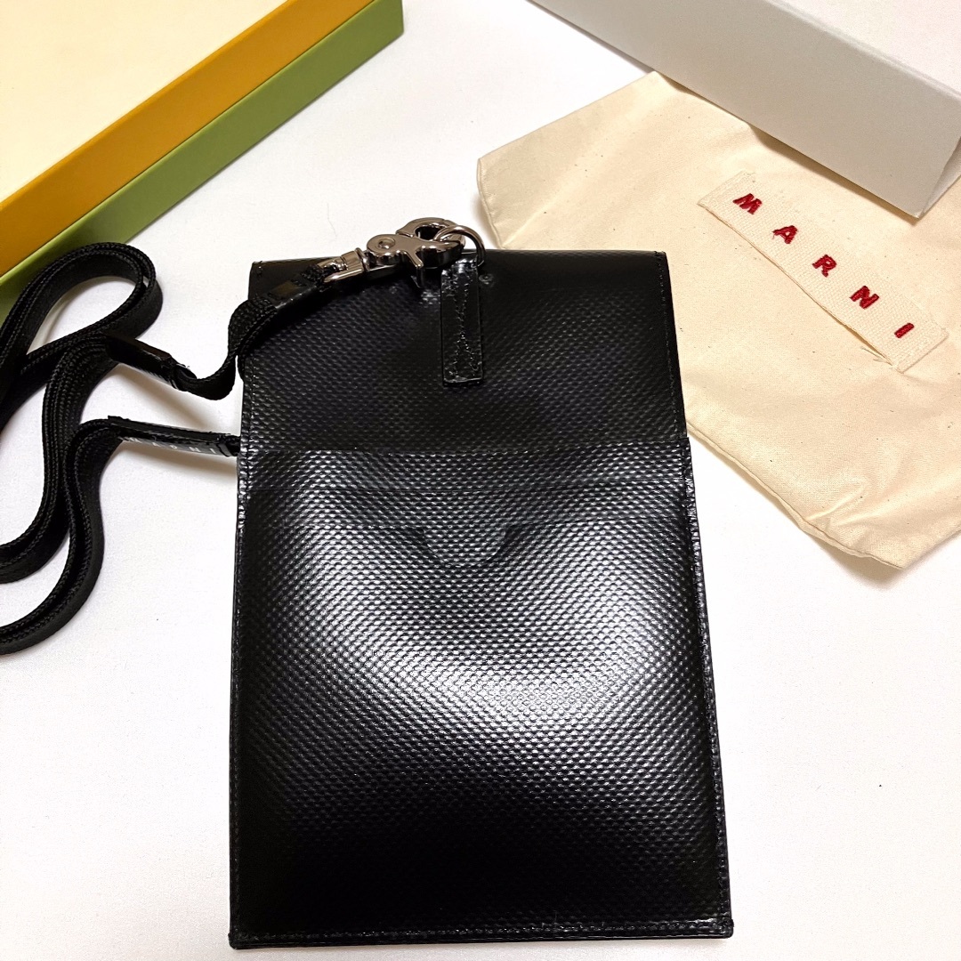 新品 23ss MARNI フォンポーチ ショルダーバッグ 白黒 5393