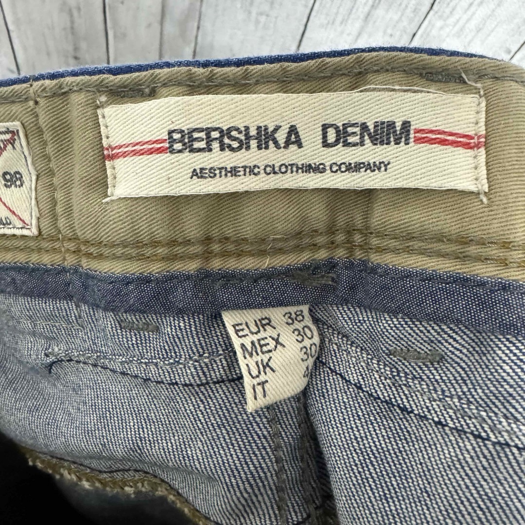 Bershka(ベルシュカ)のBershka ウォッシュ加工立体ブルージーンズ！雰囲気◎ メンズのパンツ(デニム/ジーンズ)の商品写真