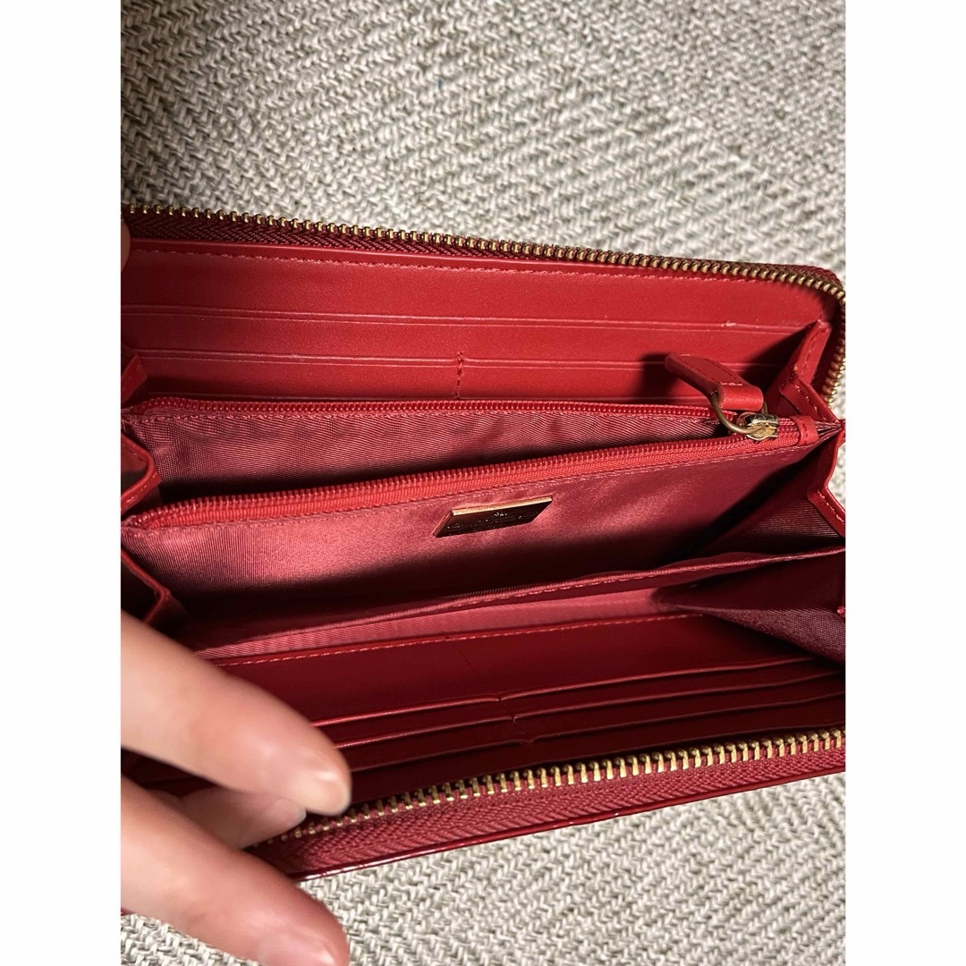Vivienne Westwood(ヴィヴィアンウエストウッド)のヴィヴィアンウエストウッド 長財布 赤財布 レディースのファッション小物(財布)の商品写真