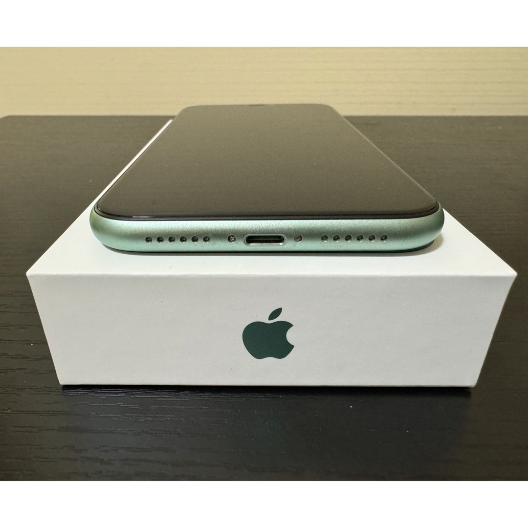 Apple(アップル)のiPhone 11 グリーン 256 GB SIMフリー スマホ/家電/カメラのスマートフォン/携帯電話(スマートフォン本体)の商品写真