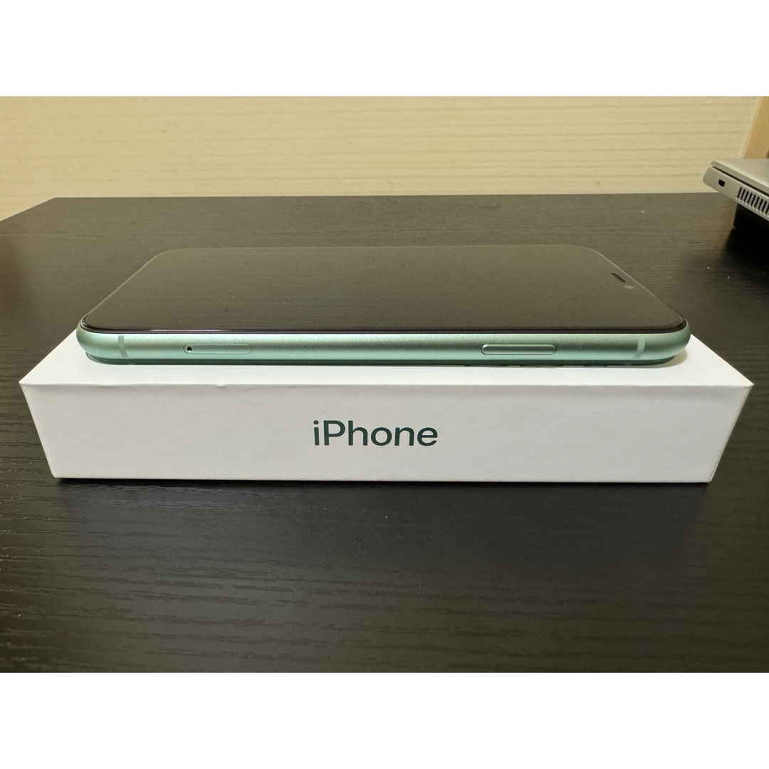 Apple(アップル)のiPhone 11 グリーン 256 GB SIMフリー スマホ/家電/カメラのスマートフォン/携帯電話(スマートフォン本体)の商品写真