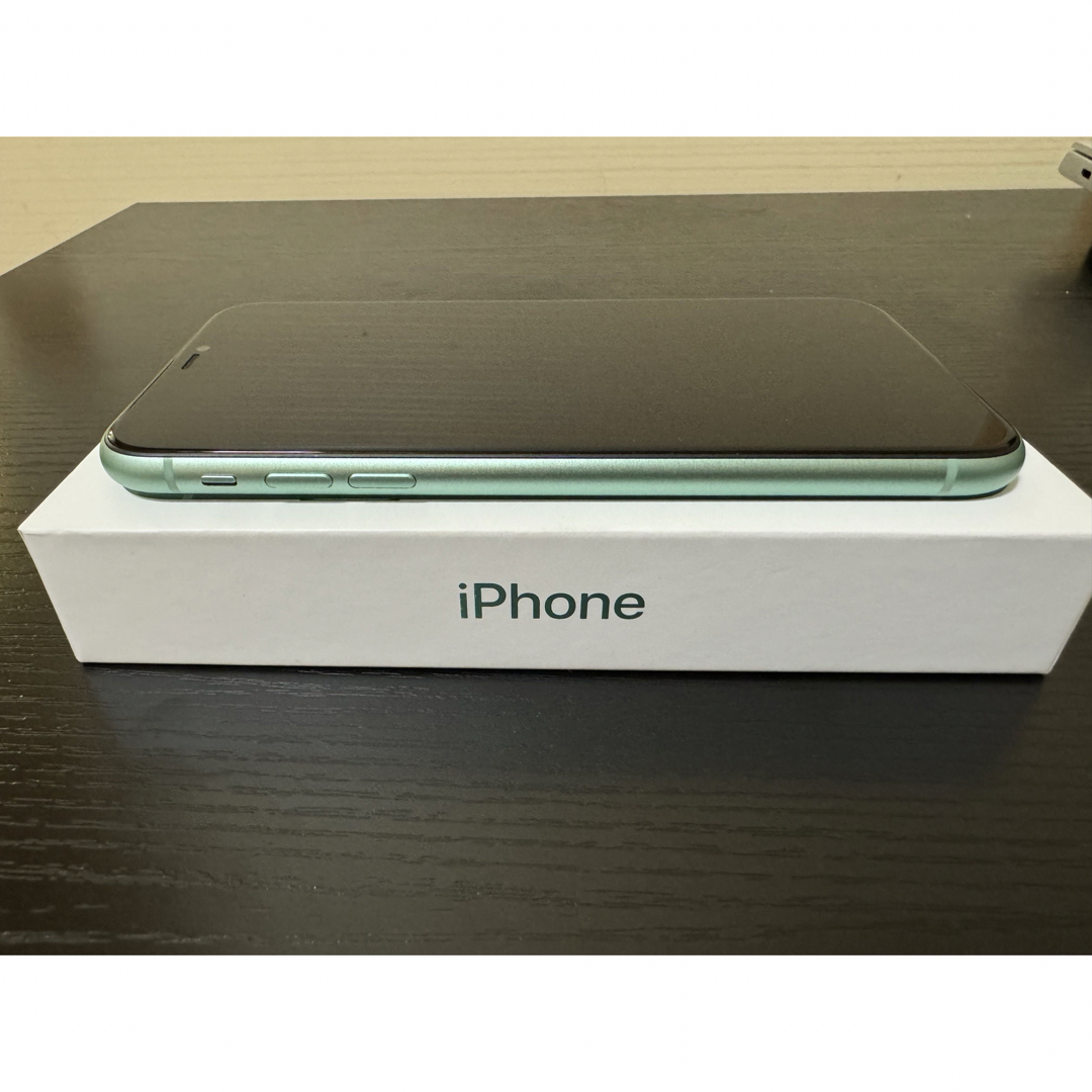 Apple(アップル)のiPhone 11 グリーン 256 GB SIMフリー スマホ/家電/カメラのスマートフォン/携帯電話(スマートフォン本体)の商品写真