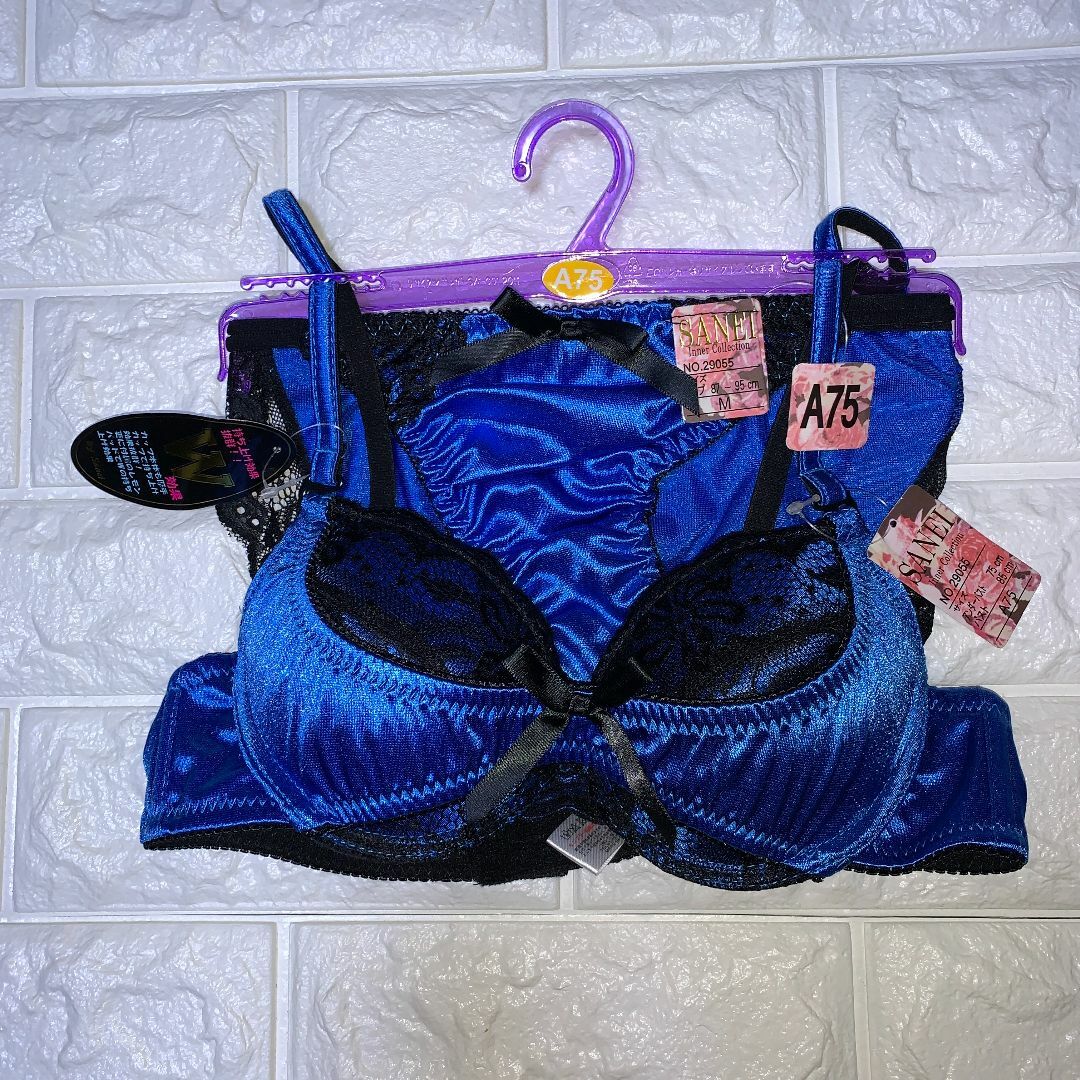 【匿名】神盛ボトムアップブラジャーA75&フルバック３色セット 4147 レディースの下着/アンダーウェア(ブラ&ショーツセット)の商品写真
