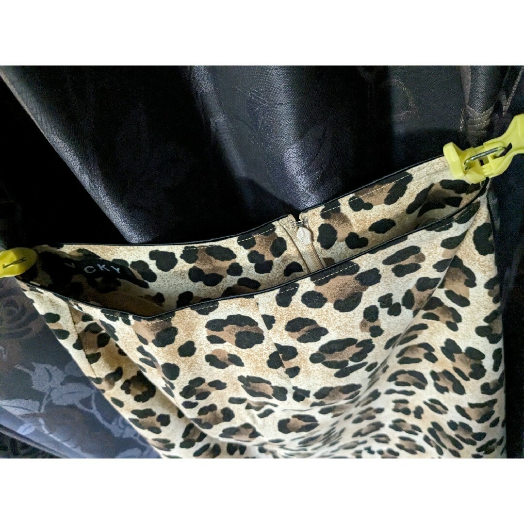 VICKY(ビッキー)の値下げ！VICKY　スエード調レオパードスカート♡ レディースのスカート(ひざ丈スカート)の商品写真