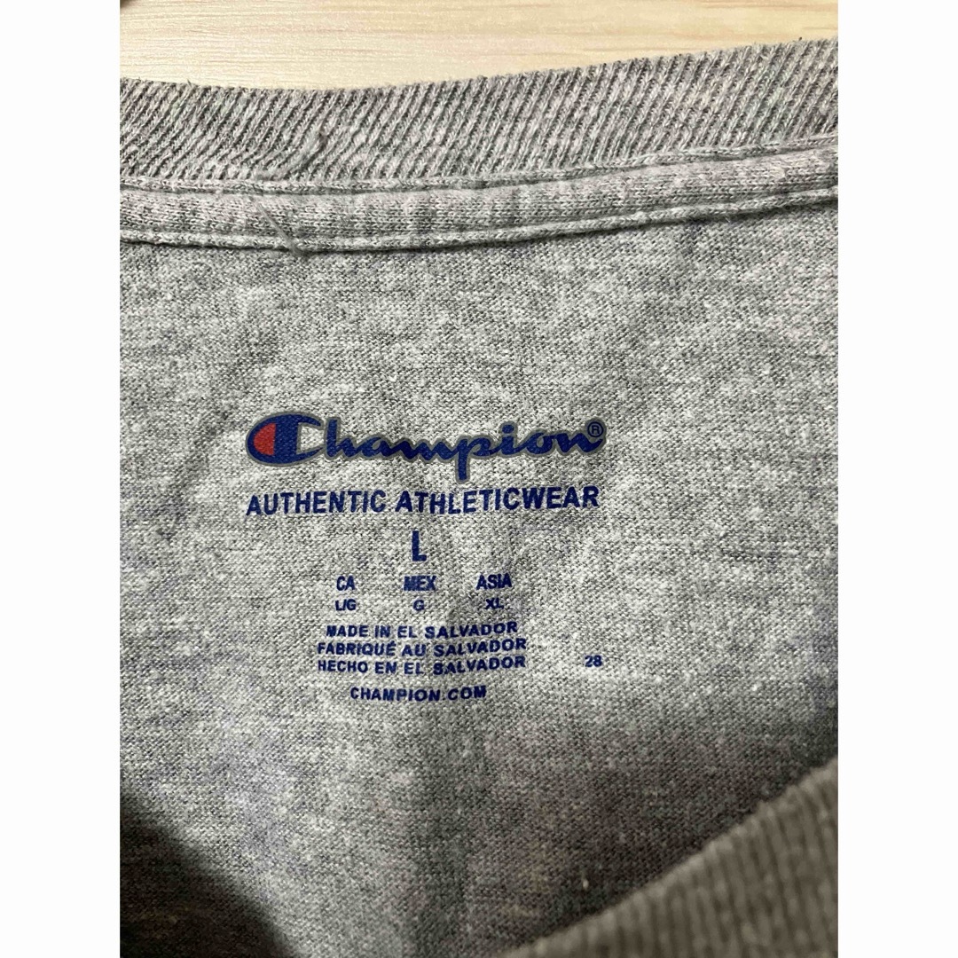 Champion(チャンピオン)のChampion Tシャツ　グレー　L メンズのトップス(Tシャツ/カットソー(半袖/袖なし))の商品写真