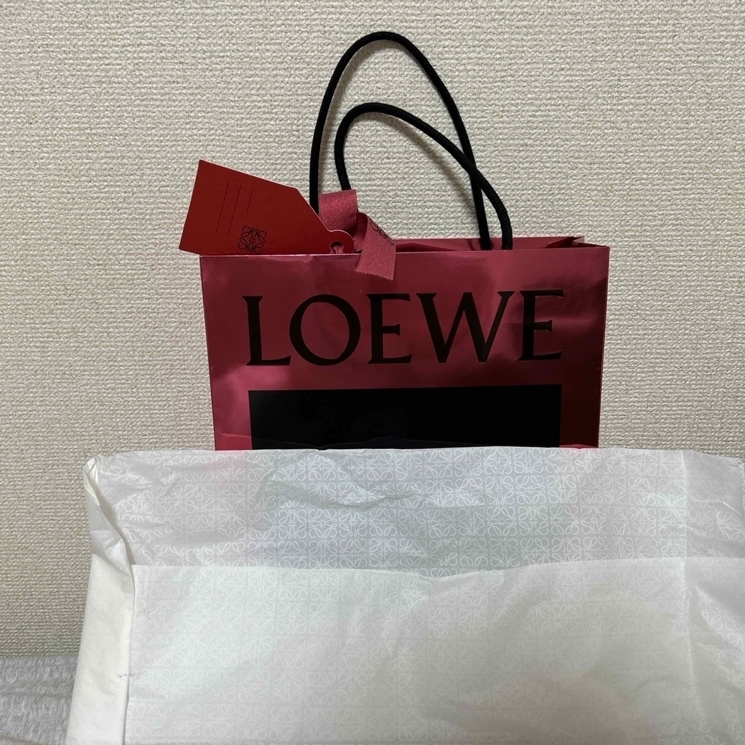 LOEWE(ロエベ)のLOEWE ラッピング インテリア/住まい/日用品のオフィス用品(ラッピング/包装)の商品写真