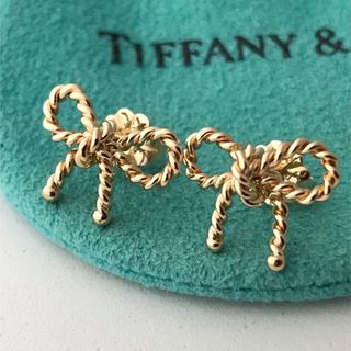 ティファニー(Tiffany & Co.)のTIFFANY K18YGツイストリボン ピアス　美品(ピアス)