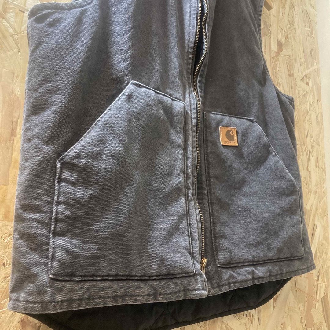 carhartt(カーハート)の希少　カーハート　ダックベスト　激レアカラー　シャドウ メンズのトップス(ベスト)の商品写真