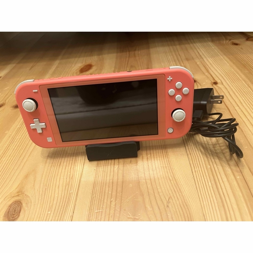 Nintendo Switch(ニンテンドースイッチ)のNintendo Switch Lite エンタメ/ホビーのゲームソフト/ゲーム機本体(携帯用ゲーム機本体)の商品写真