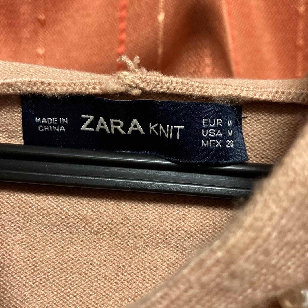 ZARA(ザラ)の最終値下げ　ZARA ニットパーカー　ゆったり　パールつき レディースのトップス(ニット/セーター)の商品写真