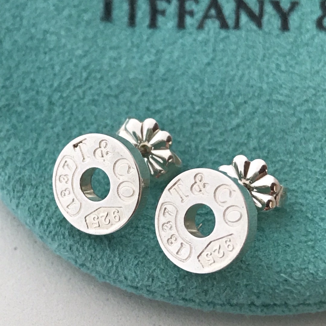 Tiffany & Co.(ティファニー)のTiffany 1837™ サークル ピアス レディースのアクセサリー(ピアス)の商品写真