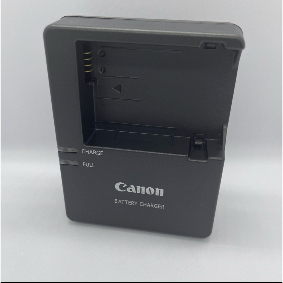 Canon(キヤノン)のCanon バッテリーチャージャー LC-E8C スマホ/家電/カメラのスマートフォン/携帯電話(バッテリー/充電器)の商品写真