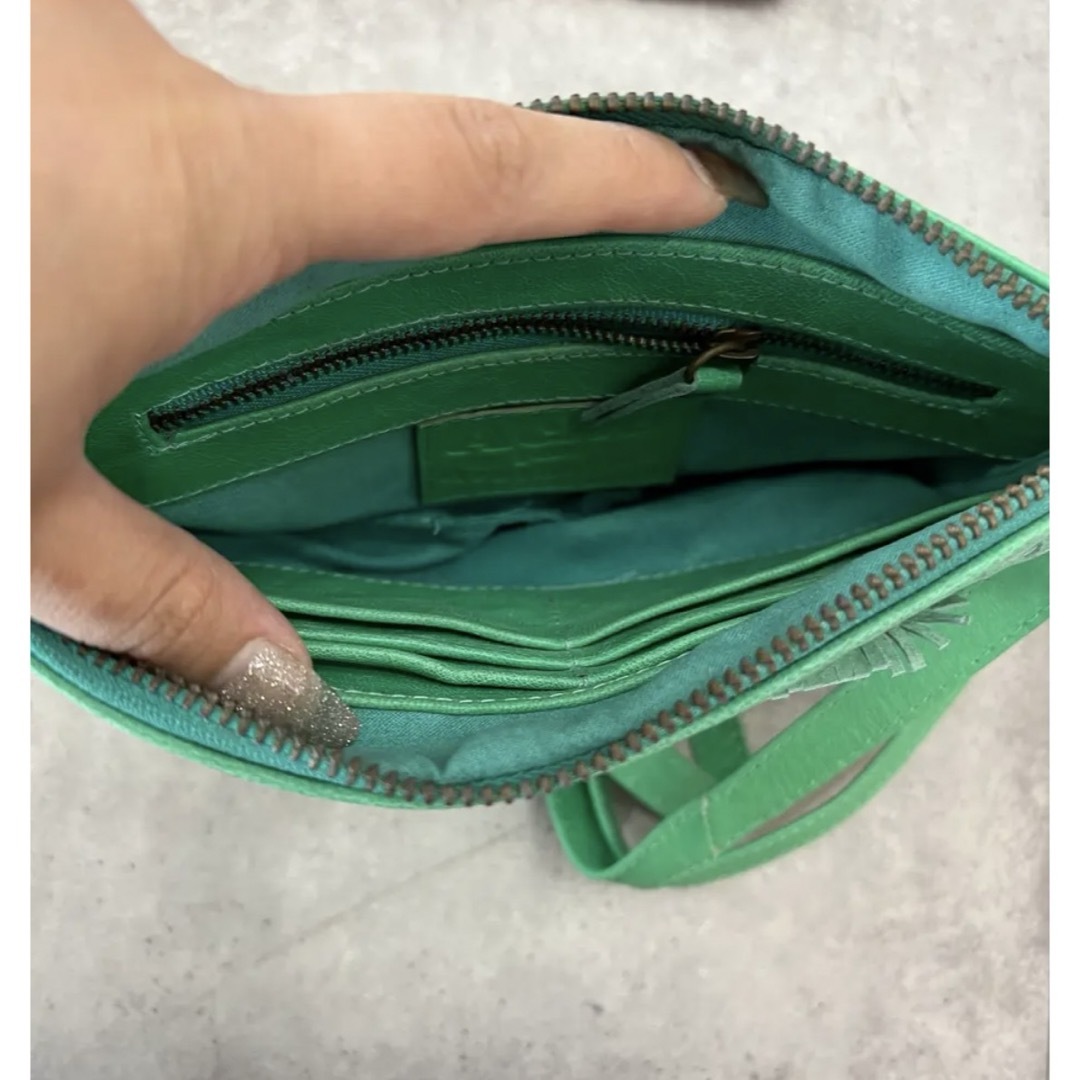バリレザー ストラップ付きショルダーウォレット レディースのバッグ(ショルダーバッグ)の商品写真