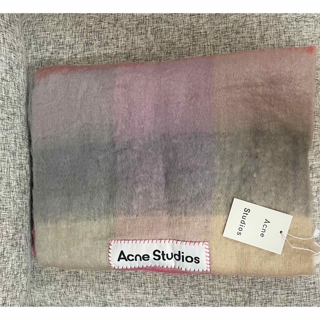 Acne Studios(アクネストゥディオズ)の【Acne Studios】未使用マフラー レディースのファッション小物(マフラー/ショール)の商品写真