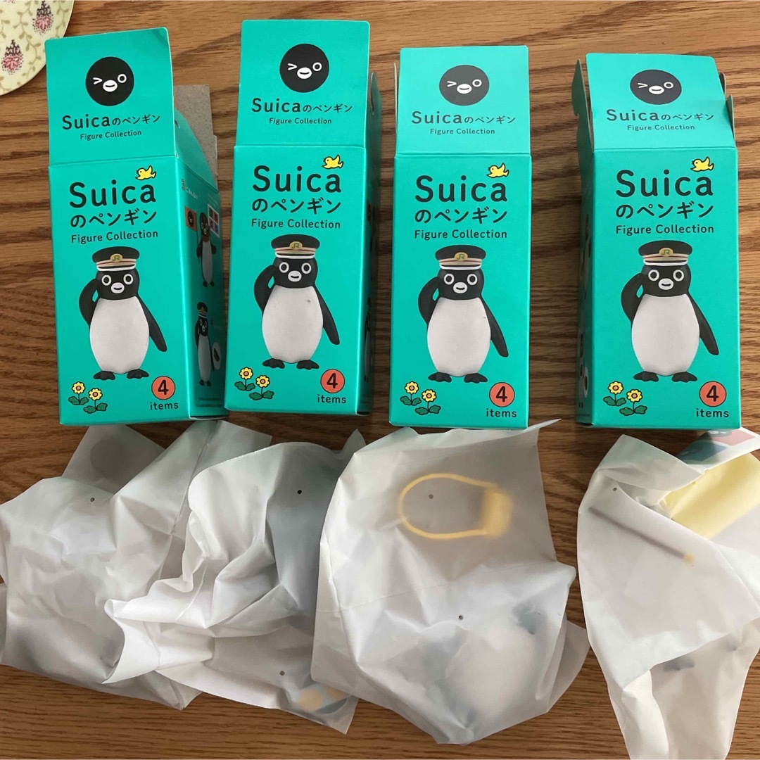 4種 Suicaのペンギン フィギュア さかざきちはる Suicaペンギン エンタメ/ホビーのおもちゃ/ぬいぐるみ(キャラクターグッズ)の商品写真