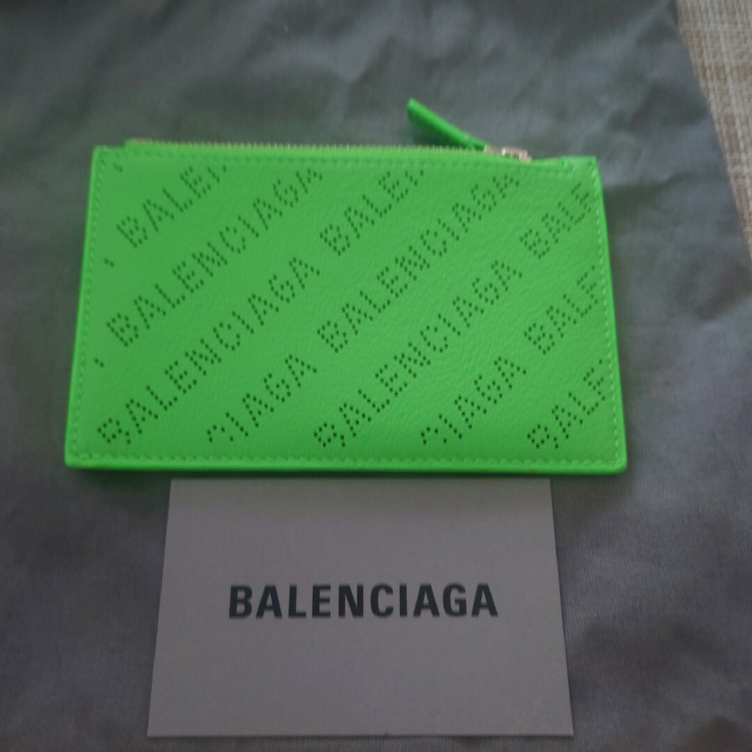 Balenciaga(バレンシアガ)の本日発送！【4回使用】 バレンシアガ  ・ フラグメントケース　ビビッドグリーン メンズのファッション小物(コインケース/小銭入れ)の商品写真