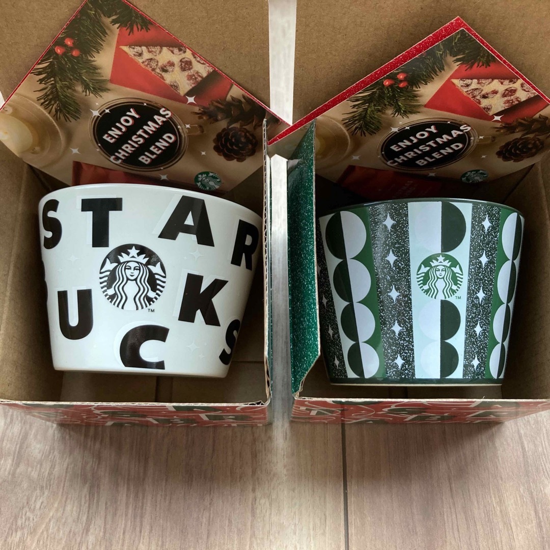 Starbucks Coffee(スターバックスコーヒー)のスターバックス スタバ ミニカップ 食器 白 ホワイト 緑 グリーン 2個セット エンタメ/ホビーのコレクション(ノベルティグッズ)の商品写真