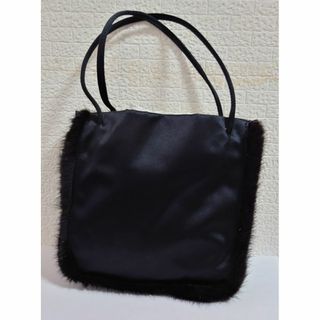 プラダ(PRADA)の希少　新品　プラダ　バッグ　シルクサテン　ミンク　パーティーバッグ　ブラック(トートバッグ)