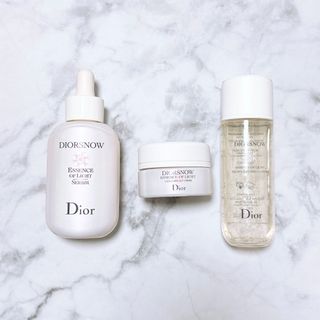 ディオール(Dior)のDior ディオール スノー エッセンス オブ ホワイト エッセンスのみ(美容液)