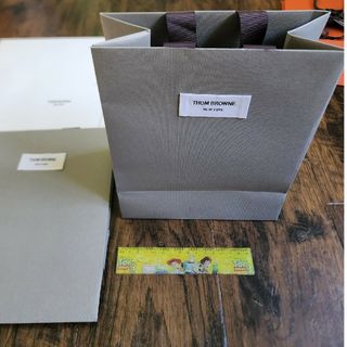 THOM BROWNE(ショップ袋)のフリマアイテム一覧 THOM BROWNE(ショップ袋)のフリマアイテム一覧