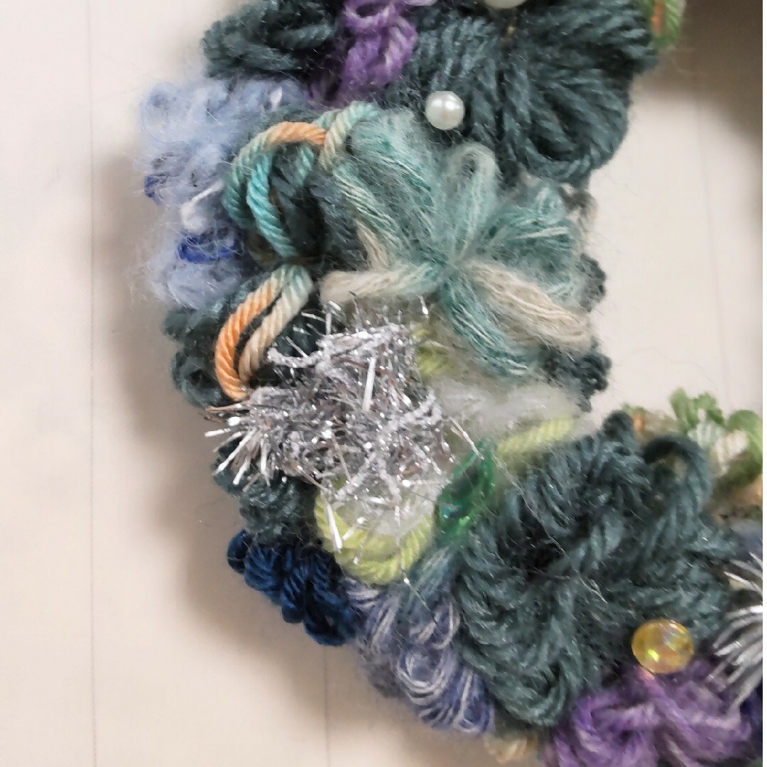 毛糸のリースA ハンドメイドのフラワー/ガーデン(リース)の商品写真