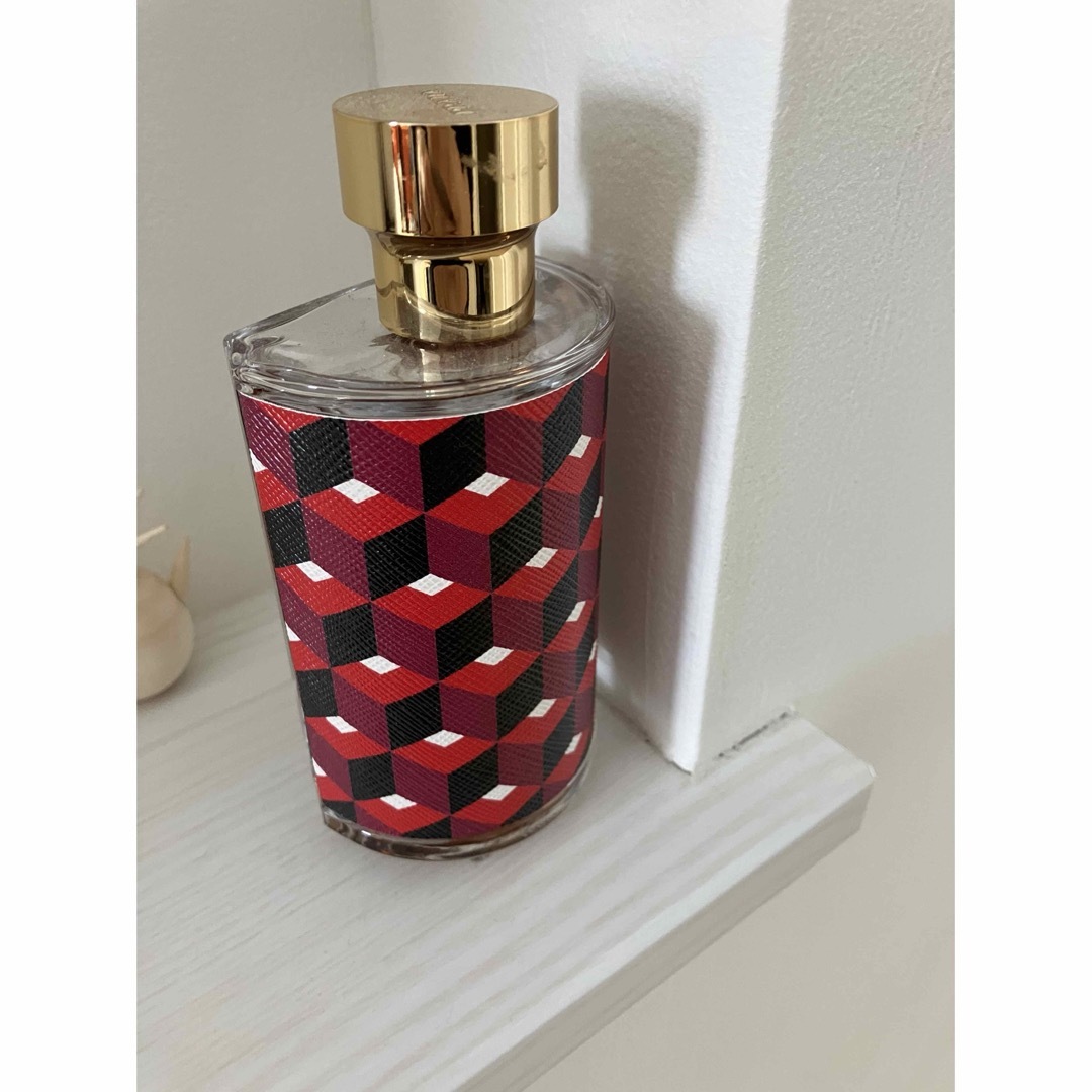 PRADA(プラダ)のPRADA  香水　100ml コスメ/美容の香水(香水(女性用))の商品写真