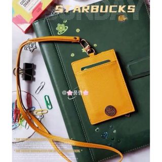 スターバックス(Starbucks)の純正品_海外限定スターバックスチェーン付きカードケース  大人気　ベージュ箱付き(名刺入れ/定期入れ)