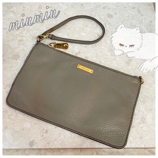 ミュウミュウ(miumiu)の【新品】miumiu♡カーフスキン ミニバッグ クラッチ ポーチ(ポーチ)