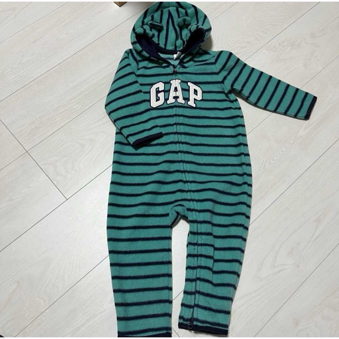 babyGAP(ベビーギャップ)のベビーギャップ　フリースロンパース　80センチ キッズ/ベビー/マタニティのベビー服(~85cm)(ロンパース)の商品写真